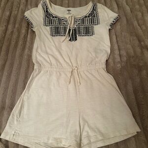 Old Navy Cream Top with Black Geometric Design